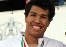 Nadador tapatío podría quedar fuera del Mundial por falta de apoyos para su vuelo