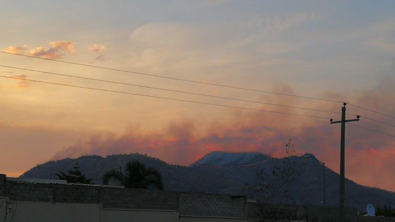 Incendio en la zona de las Mesas Con imágenes de Protección Civil de Zapopan