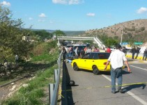 Muere un policía y un delincuente tras balacera en Zapopan