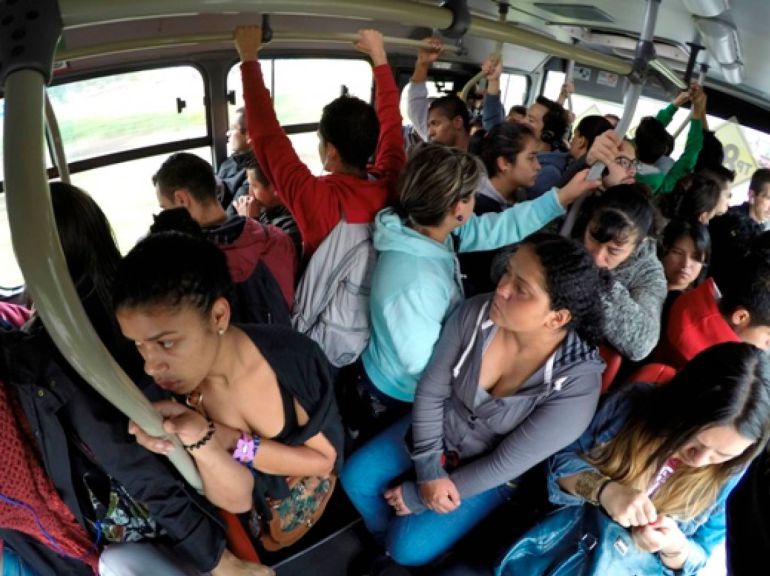 Inician campaña contra acoso a las mujeres en el Transporte Público - Guadalajara - W Radio Mexico