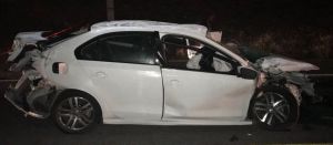 Así terminó el auto que se impactó con un tráiler en Tonila Así terminó el auto que se impactó con un tráiler en Tonila