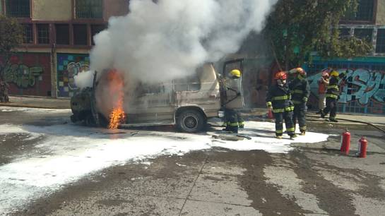 Cierran avenida Enrique Díaz de León por accidente Cierran avenida Enrique Díaz de León por accidente