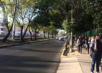Contribuyentes acuden temprano a pagar impuestos