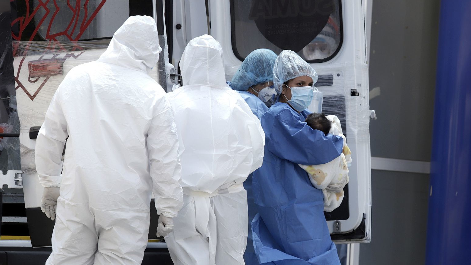 Suman 174 muertes y 3,181 contagios por COVID-19 en México