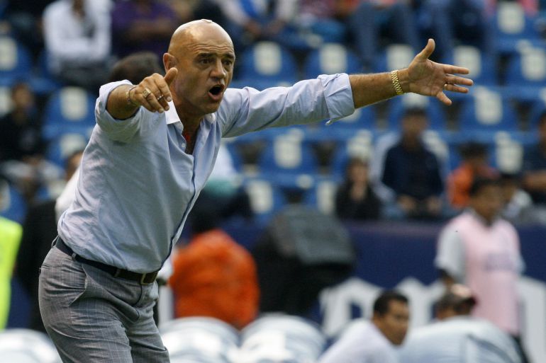 José Luis Sánchez Sola: "Le quitamos el lugar a la gente que estudia"