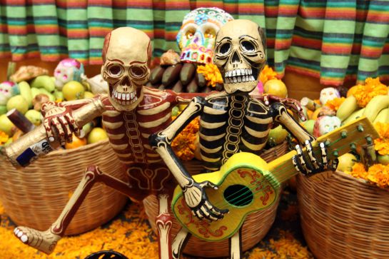 Cultura: Día de Muertos vs. Halloween Cultura: Día de Muertos vs. Halloween