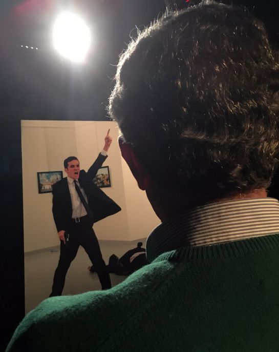 “Un asesinato en Turquía” revive la esencia del fotoperiodismo “Un asesinato en Turquía” revive la esencia del fotoperiodismo