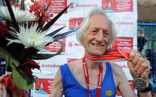 #AsíSopitas: Muere Ed Whitlock, la leyenda de los maratones #AsíSopitas: Muere Ed Whitlock, la leyenda de los maratones