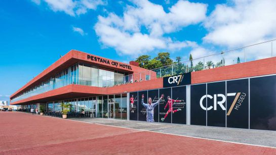 Cristiano Ronaldo, Aeropuerto Funchal, Isla de Madeira: #AsíSopitas: ¡Bienvenidos al Aeropuerto Cristiano Ronaldo! Cristiano Ronaldo, Aeropuerto Funchal, Isla de Madeira: #AsíSopitas: ¡Bienvenidos al Aeropuerto Cristiano Ronaldo!