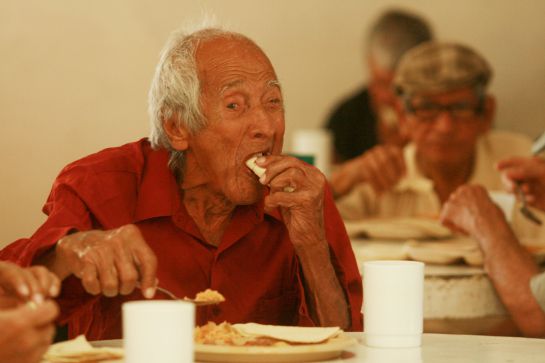 Castigarán con cárcel a personas que abandonen a adultos mayores Castigarán con cárcel a personas que abandonen a adultos mayores