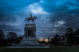 #AsíSopitas: Abolición de estatua del General Robert E. Lee; el origen de marchas supremacistas en Charlottesville #AsíSopitas: Abolición de estatua del General Robert E. Lee; el origen de marchas supremacistas en Charlottesville