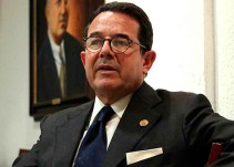"Acepta embajador de México tener cuenta millonaria": El País