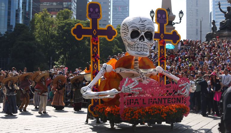 Catrinas, colores y flores en desfile por muertos en la CDMX | Asi_las