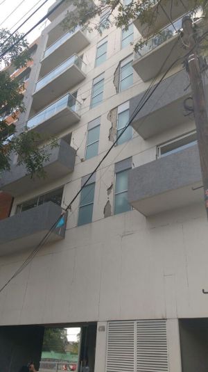 Detienen a dos personas por edificio dañado por sismo en Portales Detienen a dos personas por edificio dañado por sismo en Portales