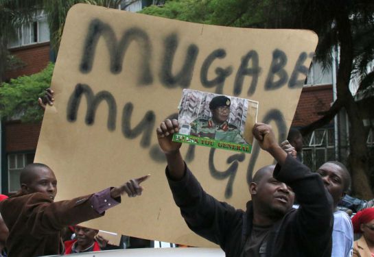 Zimbabwe celebra el fin de la era “Mugabe” tras 37 años en el poder Zimbabwe celebra el fin de la era “Mugabe” tras 37 años en el poder