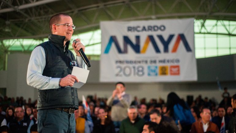 Diputados priistas se manifiestan contra Anaya