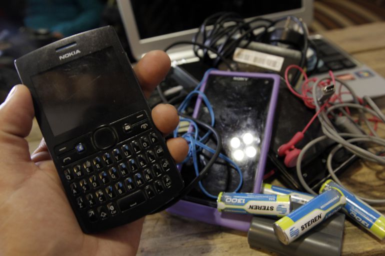 Recuerdan ¿Qué le hicieron a su último celular? ¿Lo tiraron?
