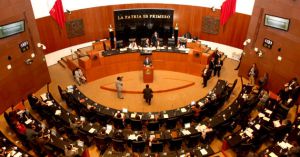 Más camaleones llegarán a la bancada de Morena Más camaleones llegarán a la bancada de Morena