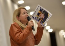 Loretta Ortíz no ve conflicto en ser ministra de la SCJN y militar en Morena