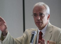 Manuel Gil Antón: Pérdida de la Autonomía por un error de dedo