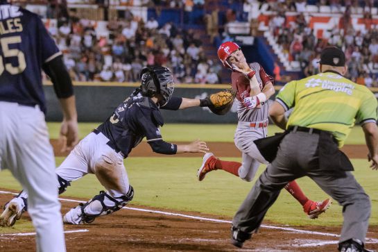 Gran triunfo de los Diablos Rojos de México frente a los Tigres Gran triunfo de los Diablos Rojos de México frente a los Tigres