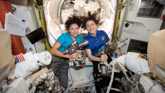 SOPITAS: Primera caminata espacial realizada exclusivamente por mujeres SOPITAS: Primera caminata espacial realizada exclusivamente por mujeres