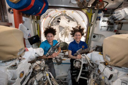 SOPITAS: Primera caminata espacial realizada exclusivamente por mujeres SOPITAS: Primera caminata espacial realizada exclusivamente por mujeres