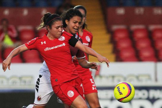 Las tiburonas del Veracruz sufren también las malas condiciones del Club Las tiburonas del Veracruz sufren también las malas condiciones del Club