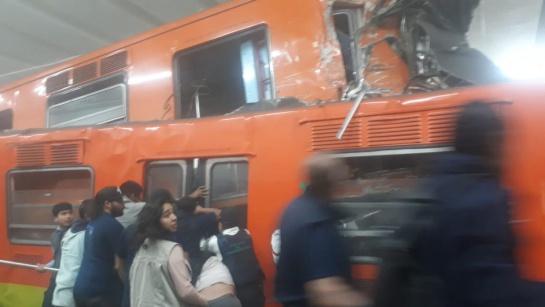 Tras la colisión de trenes del Metro 41 personas resultaron lesionadas y un hombre perdió la vida Tras la colisión de trenes del Metro 41 personas resultaron lesionadas y un hombre perdió la vida