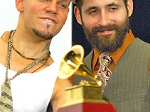 Calle 13 gana Album del Año y arrasa con cinco Grammy Latinos