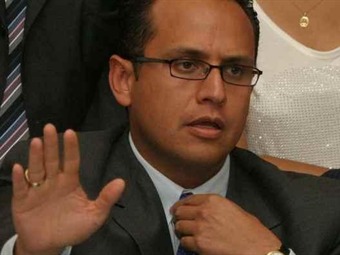 Legislador perredista envía a prisión a su mujer por abuso de confianza y robo