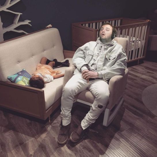 Kim Kardashian publica foto de Kanye West dormido y el Internet lo convierte en un meme Kim Kardashian publica foto de Kanye West dormido y el Internet lo convierte en un meme