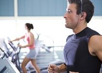 Correr al aire libre o en una caminadora, ¿cuál es mejor?