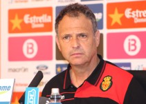 Joaquín Caparros busco motivación para sus jugadores con pornografía