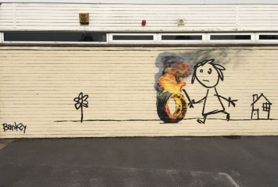Banksy regala una obra suya a escuela primaria de Bristol Banksy regala una obra suya a escuela primaria de Bristol