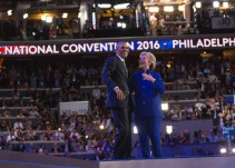 "Rechacemos el cinismo y el miedo; elijamos a Hillary Clinton presidenta": Obama