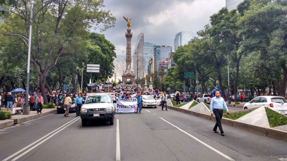 Marchan por dos años de Ayotzinapa Marchan por dos años de Ayotzinapa