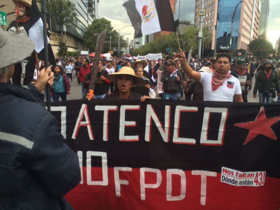Marchan por dos años de Ayotzinapa Marchan por dos años de Ayotzinapa