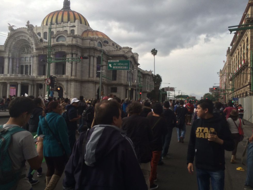 Marchan por dos años de Ayotzinapa Marchan por dos años de Ayotzinapa