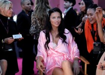 Las mejores imágenes del "backstage" de Victoria's Secret