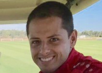 "Chicharito" revela algunos de sus gustos mientras juega billar