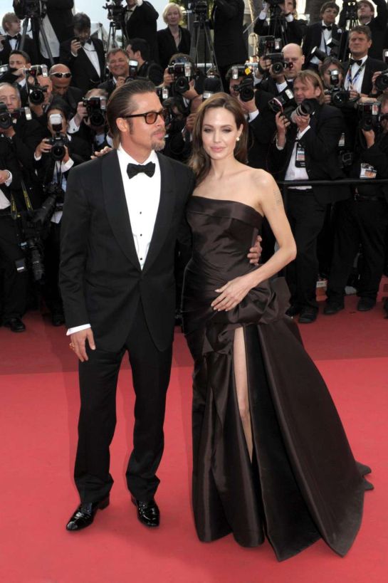 Angelina Jolie habla, entre lágrimas, por primera vez de su divorcio con Brad Pitt Angelina Jolie habla, entre lágrimas, por primera vez de su divorcio con Brad Pitt