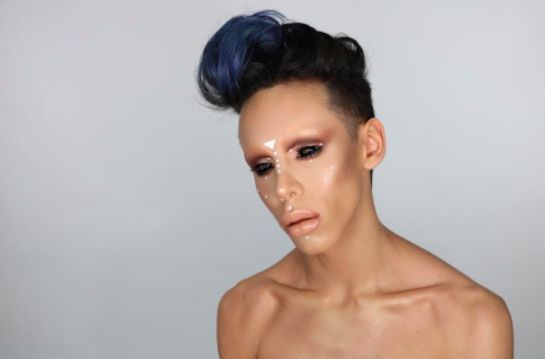 Conoce al humano cuyo sueño es ser un “marciano asexual” Conoce al humano cuyo sueño es ser un “marciano asexual”