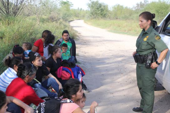 Gobierno de Trump separará a las madres de sus niños si cruzan la frontera de manera ilegal Gobierno de Trump separará a las madres de sus niños si cruzan la frontera de manera ilegal