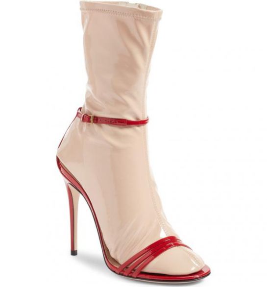 Usar tacones con “calcetín” es la tendencia para esta primavera Usar tacones con “calcetín” es la tendencia para esta primavera