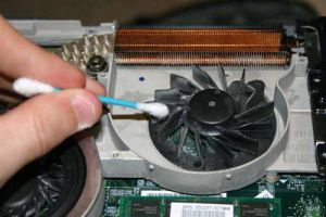 Top 10: Hábitos que dañan tus dispositivos electrónicos Top 10: Hábitos que dañan tus dispositivos electrónicos