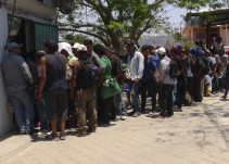 El gobierno de la CDMX brinda seguro de desempleo a paisanos deportados de EU