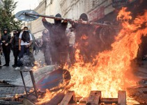 Disturbios por Cumbre G20 en Hamburgo, dejan 159 policías heridos y 70 detenidos