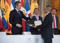 Celebra SEP evaluación de docentes de la CNTE a pesar de intervención de la Coordinadora