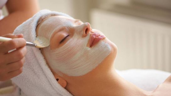 7 hábitos que los dermatólogos quieren que dejes de hacer lo más antes posible 7 hábitos que los dermatólogos quieren que dejes de hacer lo más antes posible